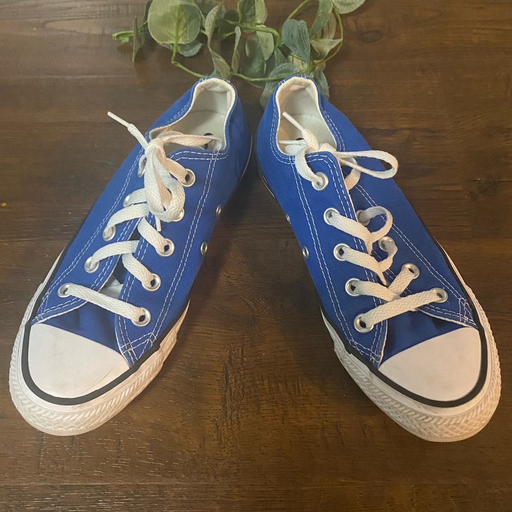 Blue converse